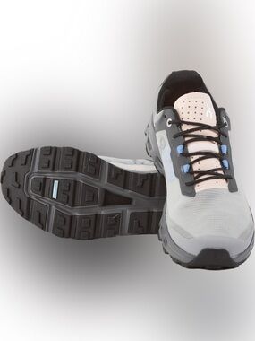 Women’s On Running Cloudvista - Size 9